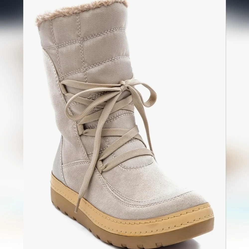 BARETRAPS Women's Bt Lancy Snow Boot. Nude/tan. Size 7
